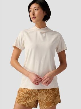 Light Cream Short-Sleeve Performance Tee